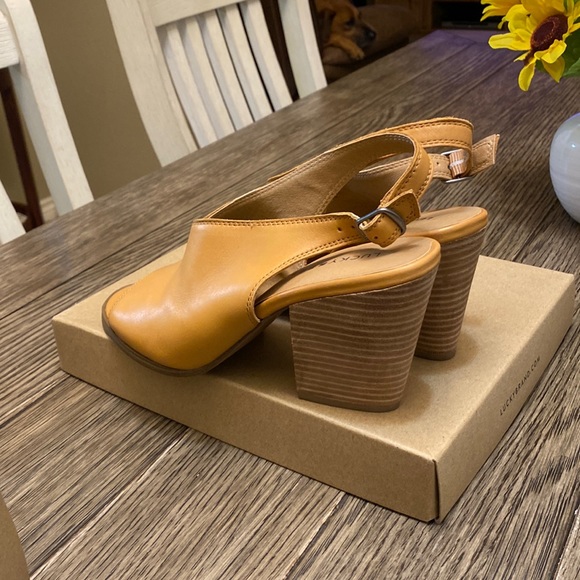 Lucky Brand Shoes - Lucky Brand shoes color alpaca size 8/5 wore ones, very confortable